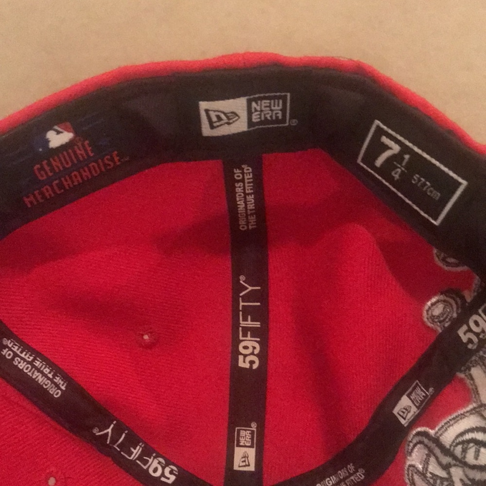 Authentic Men’s Cincinnati Reds Hat - Picture 6 of 6